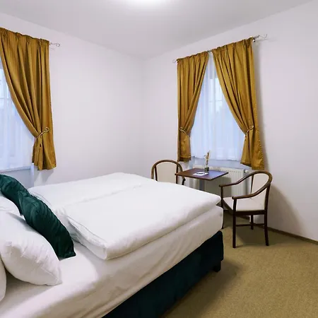 Eagle Hotel 3*